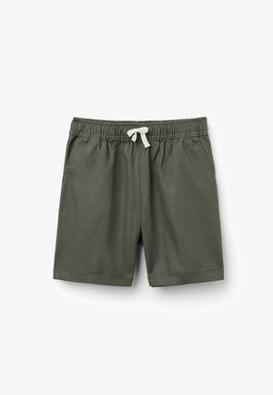 Pantalones cortos de tela verde con cintura elástica y cordón. Cuenta con dos bolsillos laterales y una textura suave. Bordes rematados.