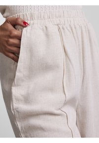 YAS YASVIGGI ANKLE PANT - Kelnės - eggnog