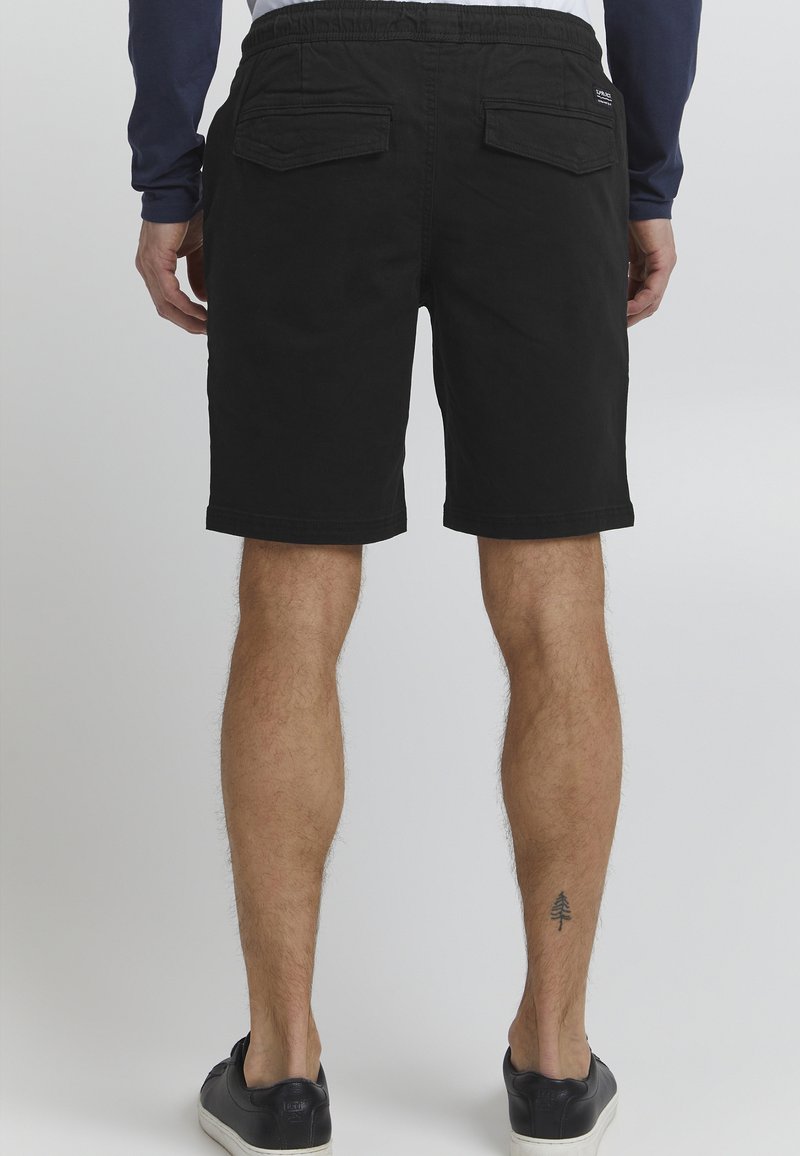 Herren Chino Shorts | 11 Project PRGAETO Shorts black/schwarz - AQ97255 Herren Chino Shorts | 11 Project PRGAETO Shorts black/schwarz - AQ97255