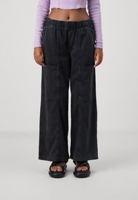 GAP Petite UTILITY EASY WIDE LEG MAXWELL - Platėjantys džinsai - washed black
