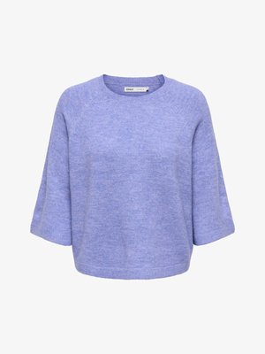 Maglione a maniche corte color lavanda con collo rotondo, texture morbida e vestibilità rilassata, etichettato "ONLY" sul colletto.