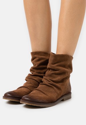 Felmini Kovbojské/motorkářské kotníkové boty - brown