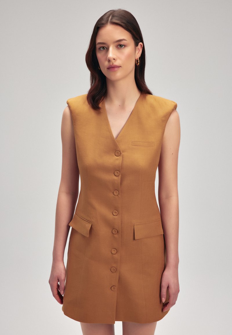 adL - CUT-OUT DETAILED - Blousejurk - camel, Vergroten