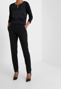 HUGO Bluse - black