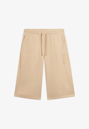 Pantalones cortos beige hasta la rodilla con cintura elástica, cordón, bolsillos laterales y "FREDDY" bordado en la pierna derecha.