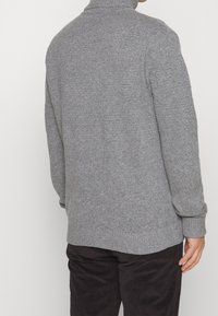 Selected Homme Stickad tröja - grey