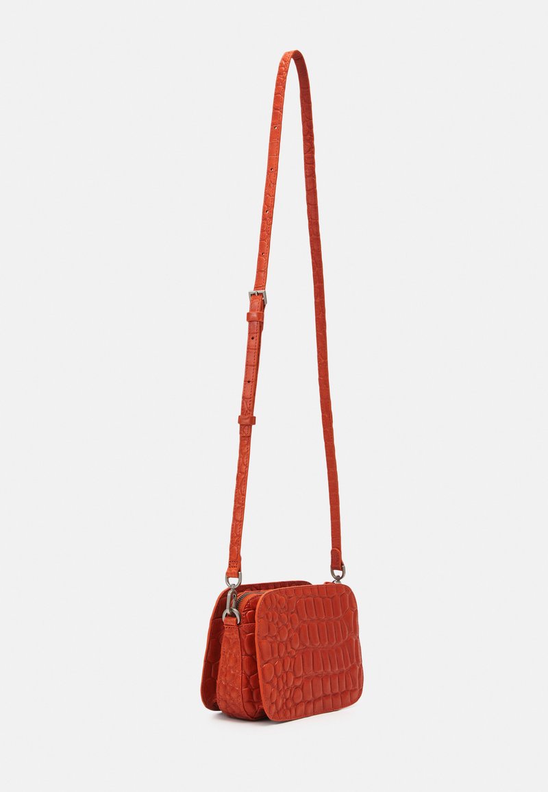 Damen Handtaschen | Liebeskind Berlin LUKA Umhängetasche sunset/orange - BY38786 Damen Handtaschen | Liebeskind Berlin LUKA Umhängetasche sunset/orange - BY38786