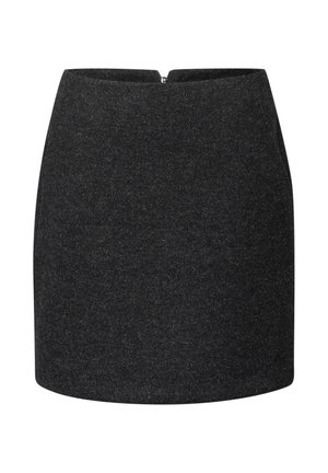 Schwarzer, weit ausgestellter Rock aus strukturiertem Stoff, mit einem verdeckten Reißverschluss auf der Rückseite. Einfaches Design mit klarer Silhouette.