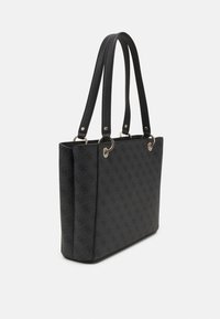 Geantă tote neagră, realizată din material sintetic texturat, având două mânere, accesorii de culoare aurie și un model subtil embosat pe suprafață.