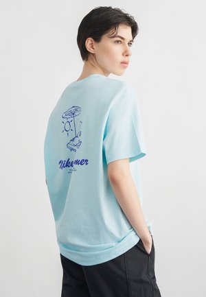 Nike Sportswear NVLTY BOXY TEE - T-shirt imprimé - glacier blue