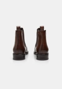 Bata Klasszikus bokacsizmák - marrone