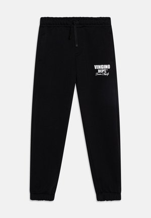 Sorte sweatpants lavet af bomuldsblanding, med elastisk talje og snor samt ribbede cuffs. Hvidt logo vist på låret.