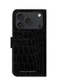 Svart krokodillepreget lær telefonveske med kortlommer og magnetisk lukking. Har tre kameralommer og en gullfarget logo nederst.