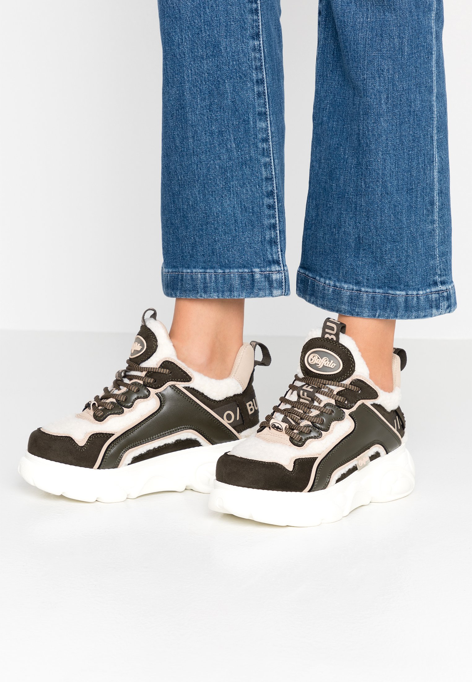CHAI Sneakers offwhite CHAI Sneakers offwhite