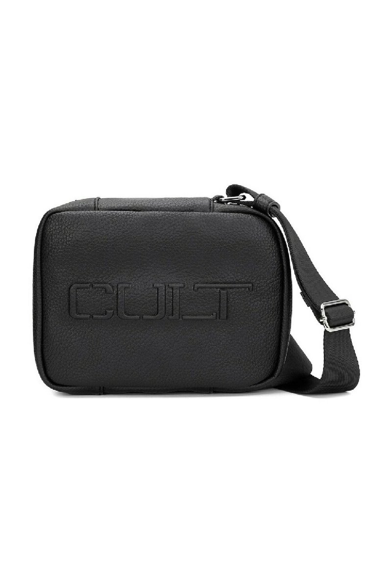 Borsa a tracolla nera in pelle con la scritta in rilievo "CULT", forma rettangolare, chiusura con zip e tracolla regolabile. Finitura testurizzata.