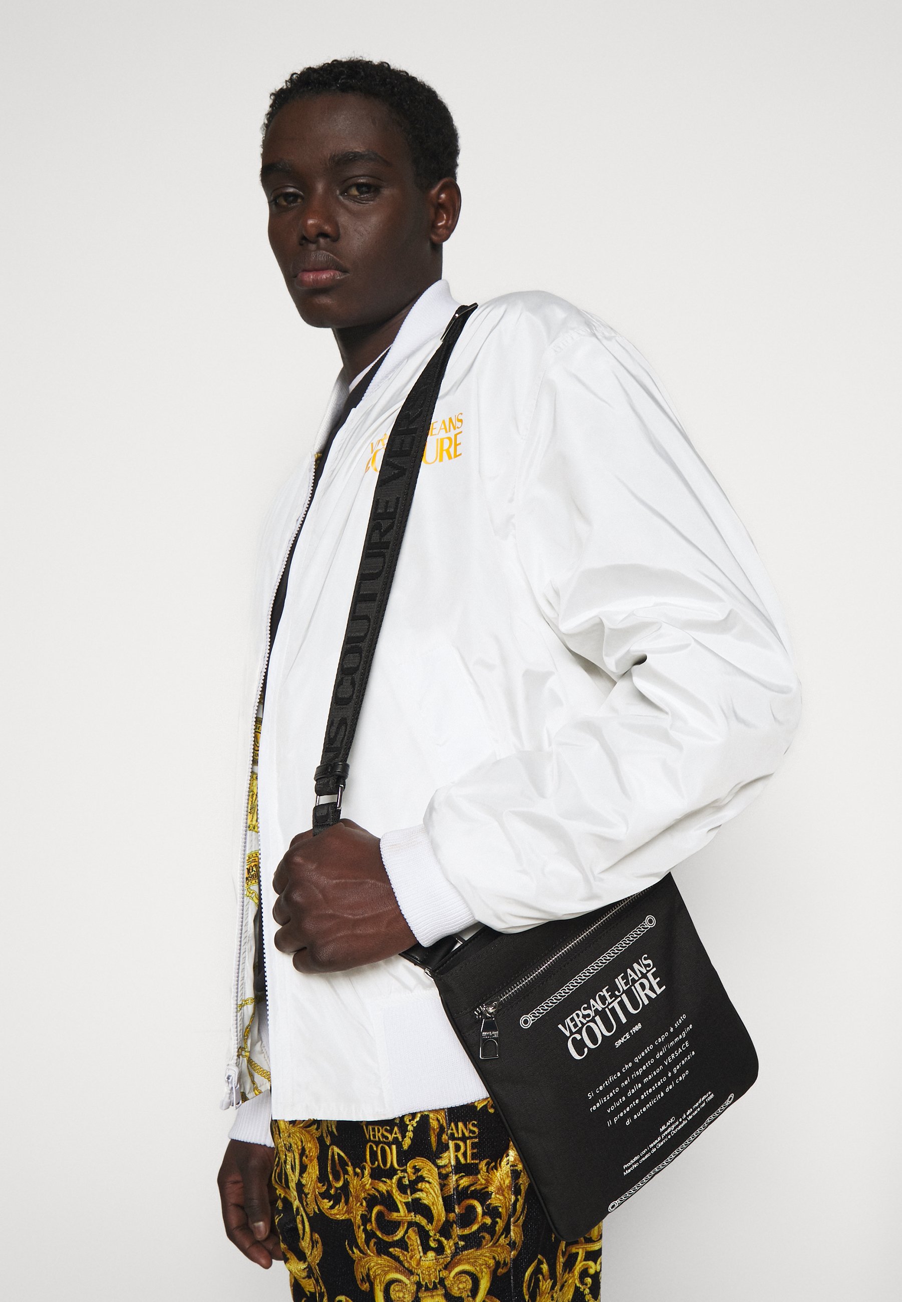 Versace Jeans Couture UNISEX - Bandolera - black/negro - Zalando.es