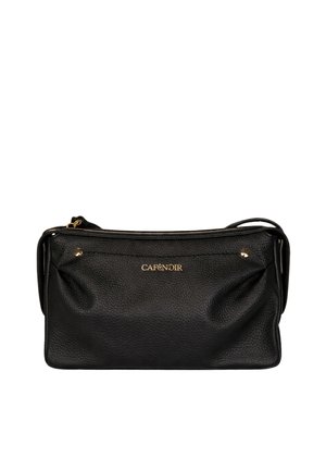 Pochette in pelle nera texturizzata con zip dorata, due rivetti e logo "CAFÉNOIR" dorato al centro davanti.