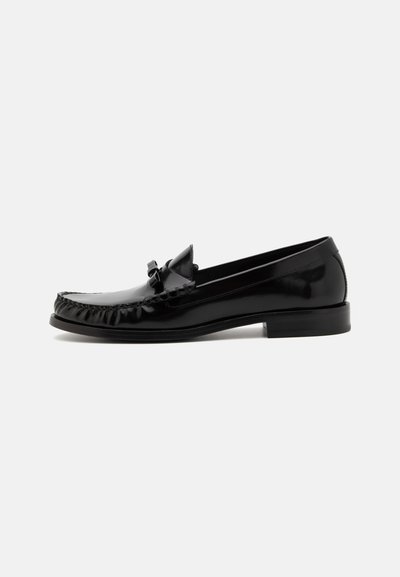 Stuart Weitzman LOTTIE BOW LOAFER - Παπούτσια χωρίς κορδόνια - black