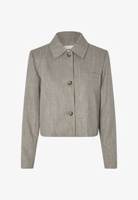 Chaqueta recortada en gris con motivo de pata de gallo, que presenta un cuello puntiagudo, un bolsillo frontal y botones marrones, confeccionada en un tejido texturizado y tejido.
