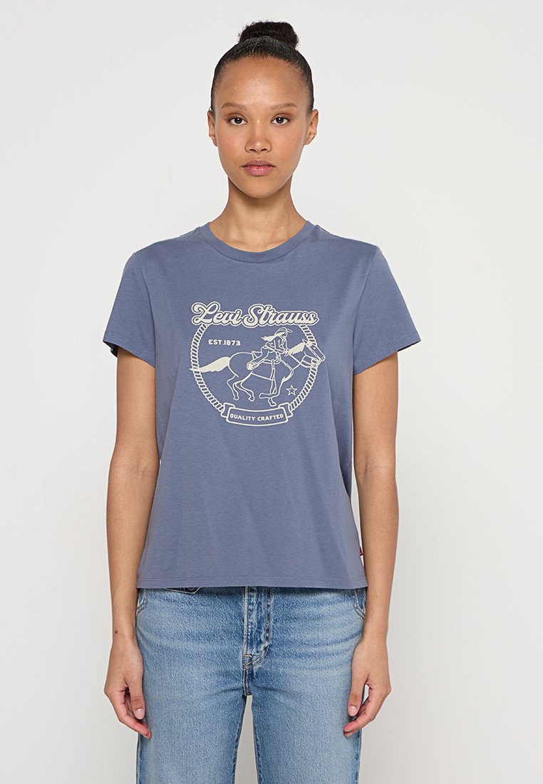 Blaues Baumwoll-T-Shirt mit Rundhalsausschnitt, versehen mit einem weißen Grafikdruck eines Pferdes und Text. Kurzärmlig und mit lockerer Passform.