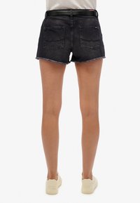 Superdry MID RISE HOT  - Jeansshort - roseland washed black