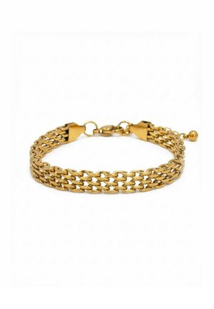 Pulsera de triple cadena en tono dorado con cierre de langosta y pequeño colgante redondo sobre fondo blanco.