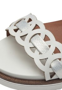 Tamaris Plateausandalette - white