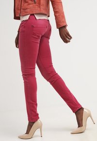 Freeman T. Porter Pantalon classique - red