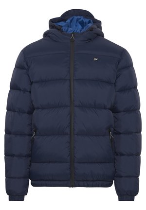 Tumedat sinine puhvjaksts jope kapuuga, esiis eespaneelil tõmblukk, elastsed mansetid ning kaks külgpaneelidel asuvat tõmblukuga taskut. Sile, veekindel kangas.