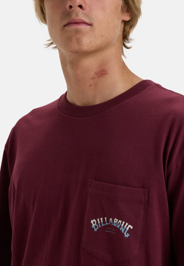 STACKED ARCH - Basic T-shirt - rsn2