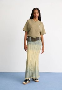 Dickies SUMMERDALE TEE - Paprasti marškinėliai - imperial green