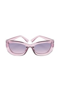 Okulary przeciwsłoneczne z różowym zabarwieniem, o smukłym, prostokątnym kształcie, soczewkach z gradientem i cienkich, lekko zakrzywionych zausznikach wykonanych z przezroczystego plastiku.