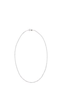 Silberne Halskette mit einer zarten Kette mit gewellter Textur, die hinten mit einem Federverschluss gesichert ist.