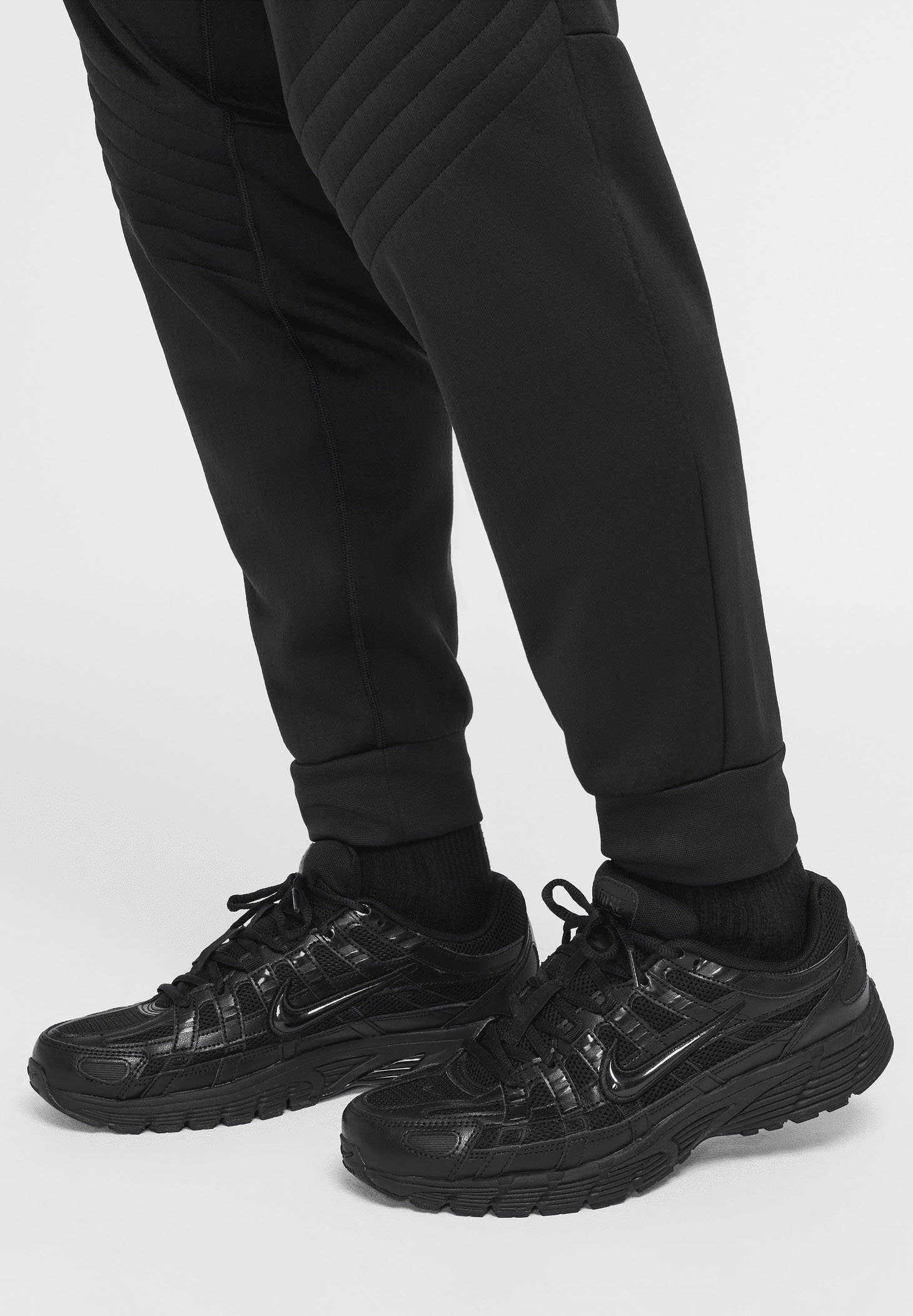 nike therma sphere joggers