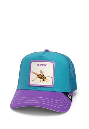 Cappello turchese con visiera viola, con un patch di un'ape ricamato etichettato "BUZZIN'". Parte posteriore in rete e cuciture a contrasto sulla visiera.