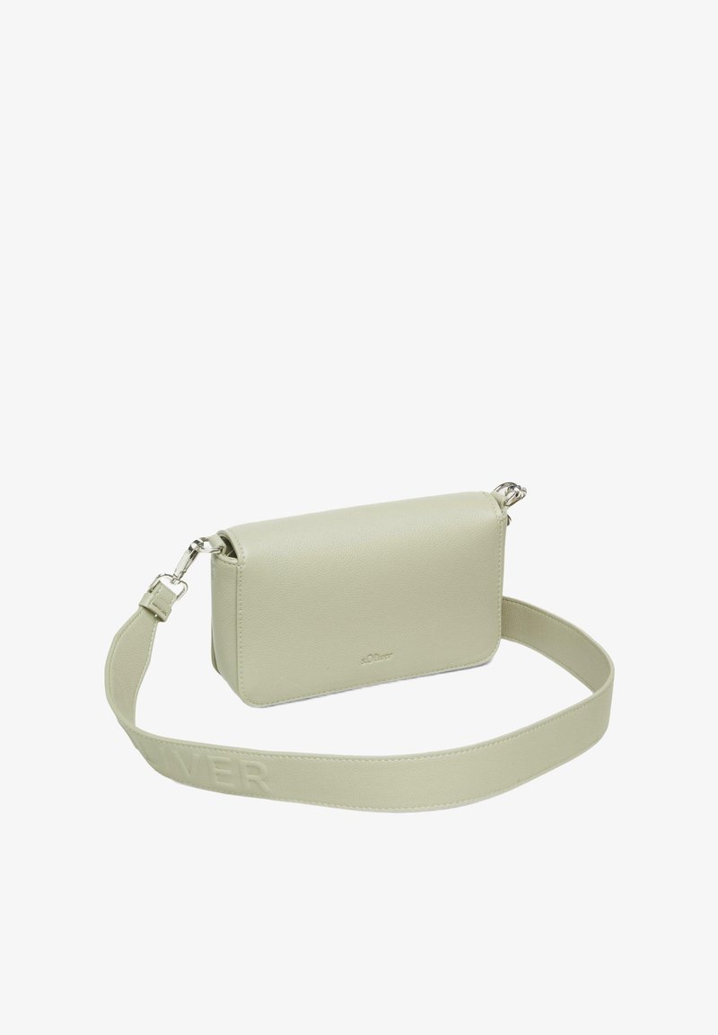 Hellgrüne Umhängetasche aus strukturiertem Kunstleder, rechteckige Form, silberne Hardware und ein verstellbarer Schulterriemen mit geprägt LOGO.