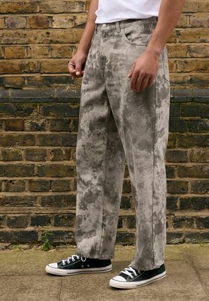 Next, BAGGY FIT - JEANS - Džínsy voľného strihu - grey camo