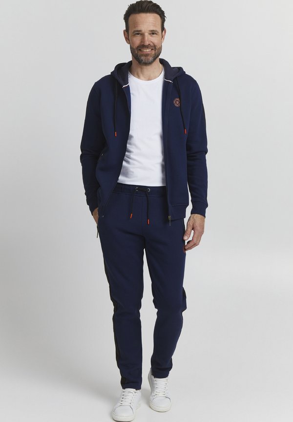 FQFenro - Zip-up sweatshirt2