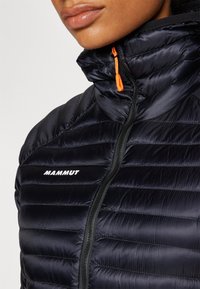 Mammut AENERGY IN HOODED  - Μπουφάν με πούπουλα - black