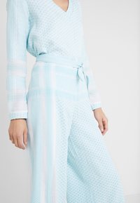 SUMMERY Copenhagen Stoffhose - light green