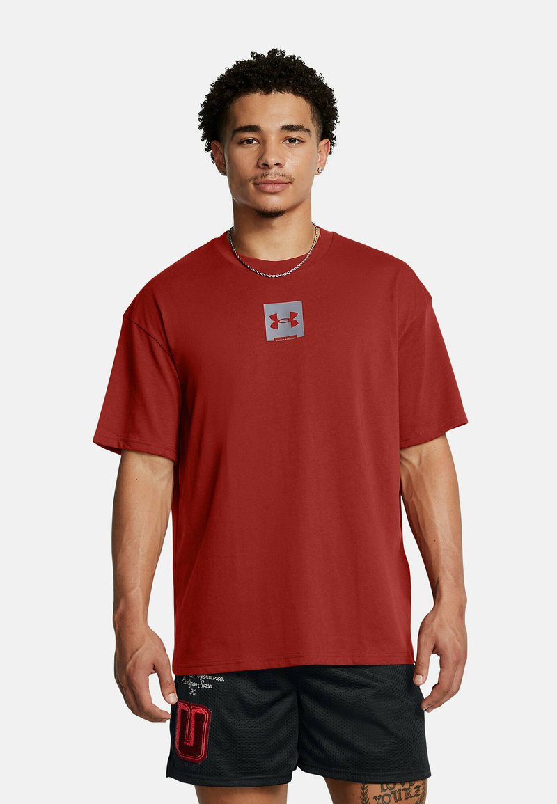 Under Armour HEAVYWEIGHT OVERSIZED BOX LOGO - Sportovní tričko - earthen orange