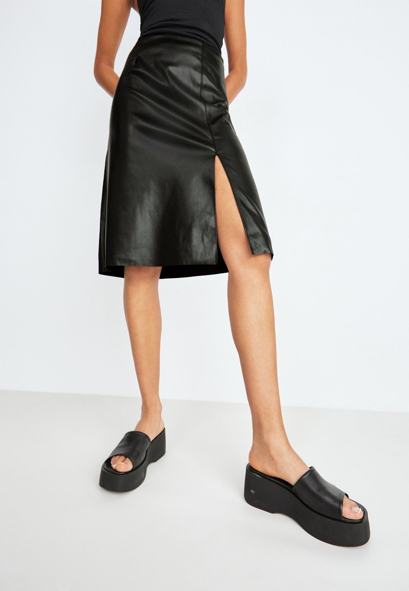Noisy May - Nmsofie S/L Satin Top - 5106058 Birch Black Lace