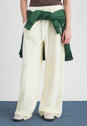 Tréningruha alsók - coconut milk