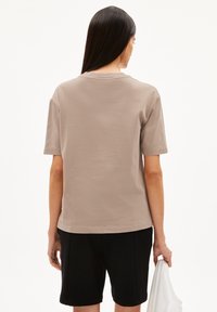 ARMEDANGELS TARJAA - T-Shirt basic - cinnamon dust
