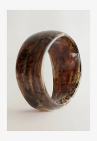 Selected, brown