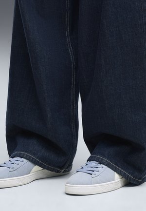 Puma, SUEDE CLASSIC UNISEX - Skateschoenen - chambray blue- white
