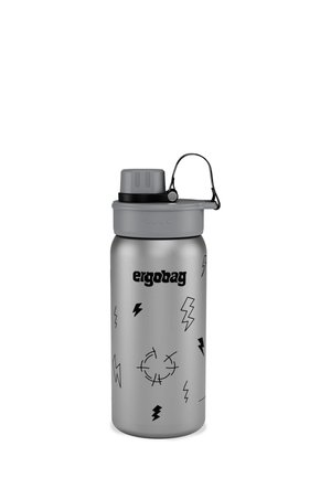 Edelstahl-Wasserflasche mit grauem Farbton, versehen mit schwarzen Blitzgrafiken und dem Markennamen "ergobag" auf der Vorderseite.