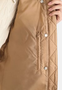 GANT Liivi - warm khaki