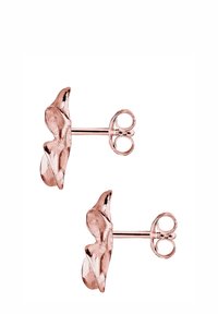 Rožinio aukso auskarai su skysta, organiška forma ir tekstūruota paviršiaus struktūra, turintys smeigtuką ir saugų spaustuko užsegimą.