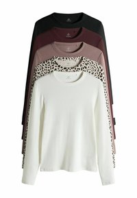 Pięć koszul z długim rękawem w różnych kolorach: czarnym, burgundowym, jasnoróżowym w lamparta oraz białym; faktura prążkowana, okrągłe dekolty.